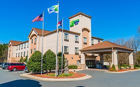 Holiday Inn Express & Suites Albemarle